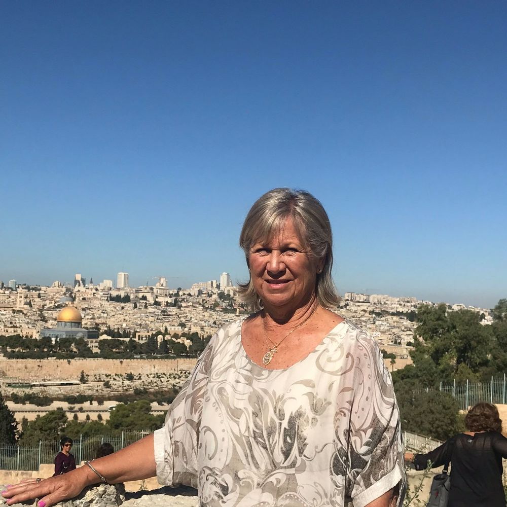 Meet your Posher, Leslie